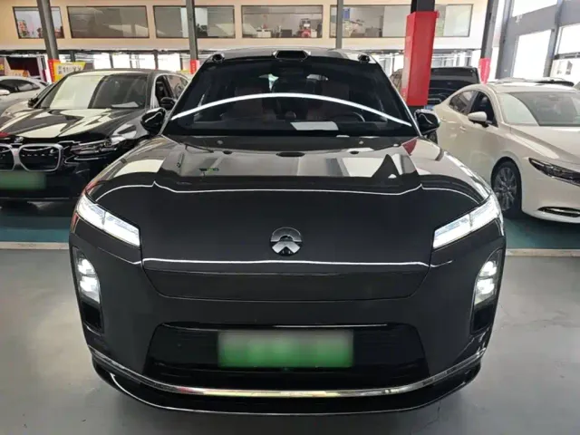 Nio ES8 — Фото автомобиля 2