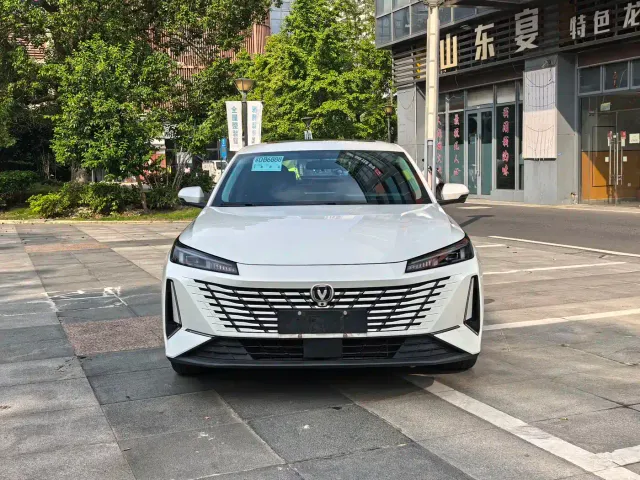Changan Eado — Фото автомобиля 2