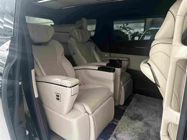 Toyota Vellfire — Фото автомобиля 14
