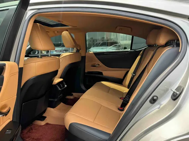 Lexus ES — Фото автомобиля 6
