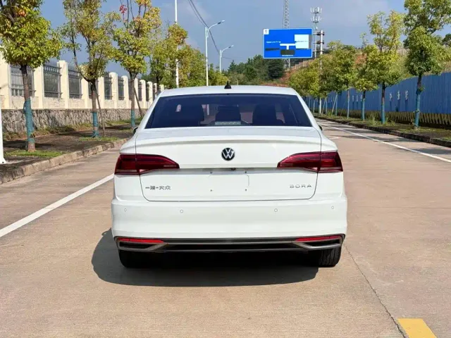Volkswagen Bora — Фото автомобиля 11