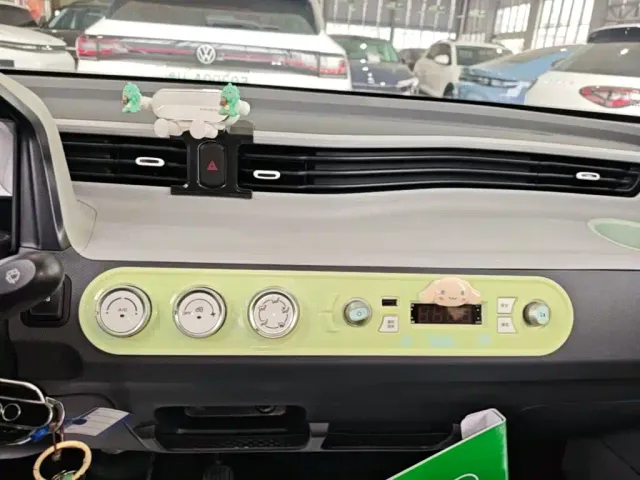 Wuling Hongguang Mini EV — Фото автомобиля 12