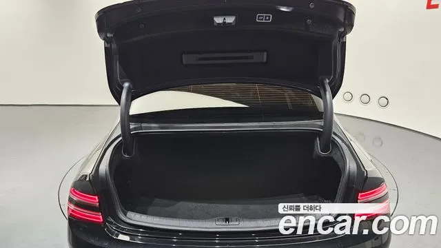 Genesis G80 Бензин 2.5 турбо AWD — Фото автомобиля 18