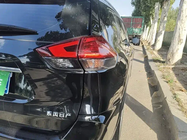 Nissan X-Trail — Фото автомобиля 7