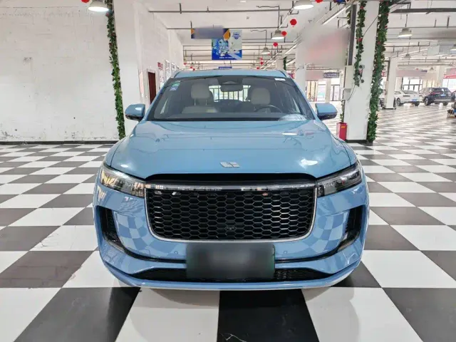 Li Auto ONE — Фото автомобиля 4