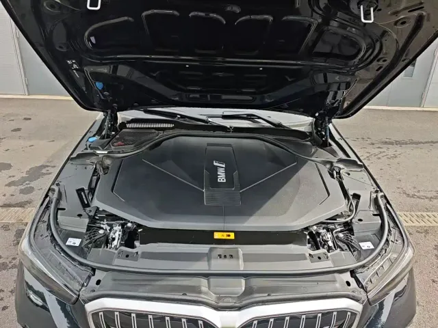 BMW i5 — Фото автомобиля 9