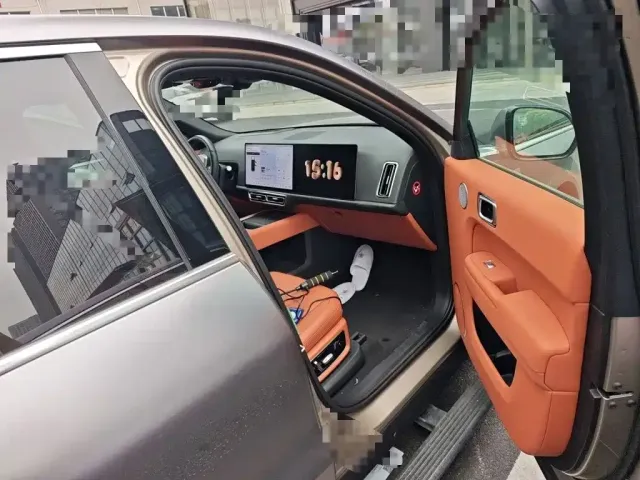 Li Auto L9 — Фото автомобиля 17