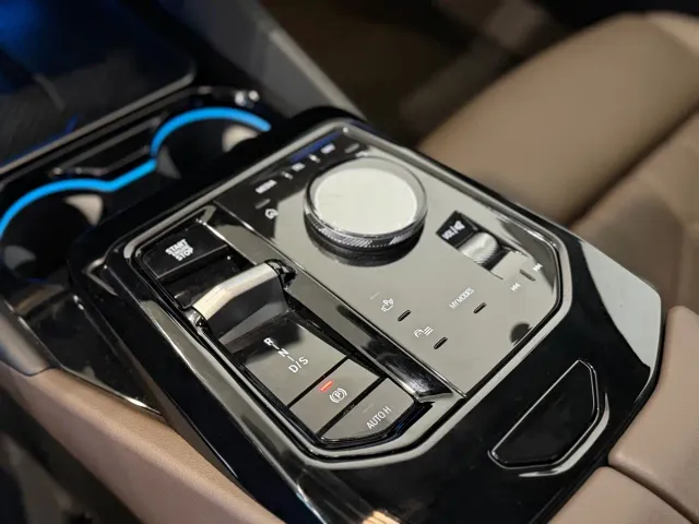 BMW 5 Series — Фото автомобиля 10