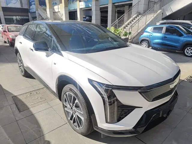 Cadillac Optiq — Фото автомобиля 3