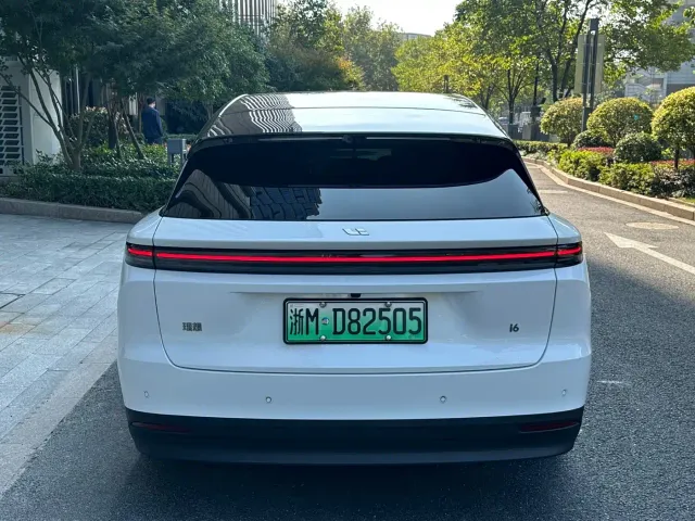 Li Auto i6 — Фото автомобиля 5