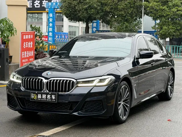 Фотография автомобиля — BMW 5 Series