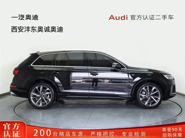 Audi Q7 — Фото автомобиля 3