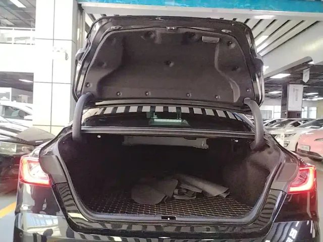 Toyota Camry — Фото автомобиля 18
