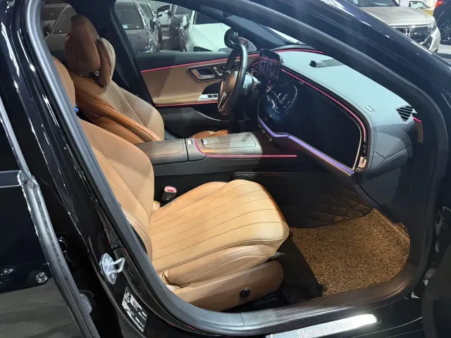 Mercedes-Benz E-Class — Фото автомобиля 13