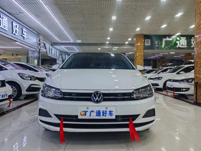 Фотография автомобиля — Volkswagen Polo