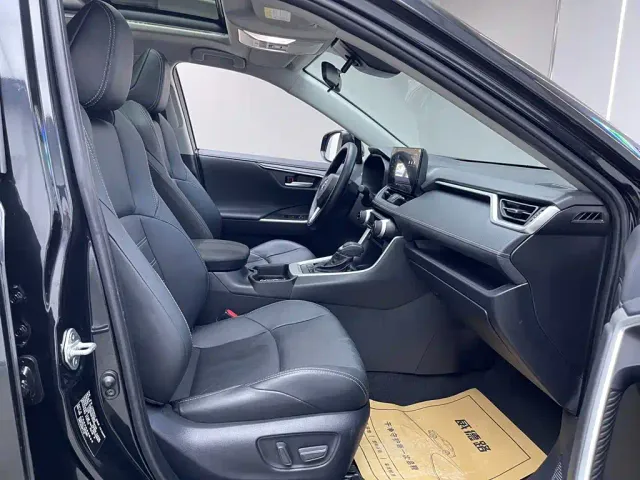 Toyota Wildlander — Фото автомобиля 16