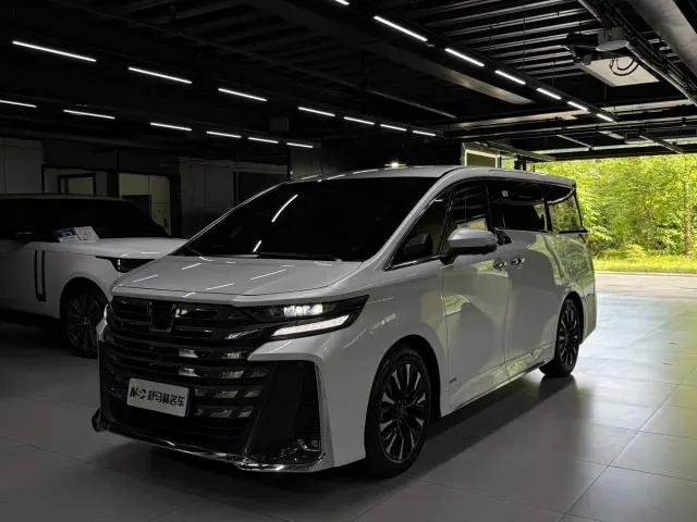 Фотография автомобиля — Toyota Vellfire