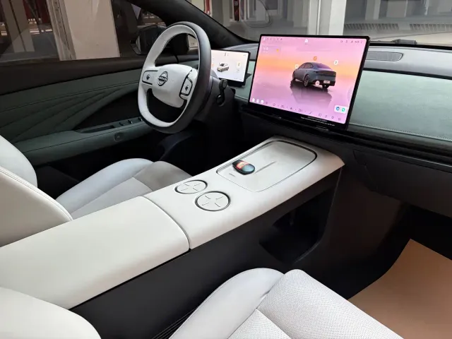 Nissan N7 — Фото автомобиля 10