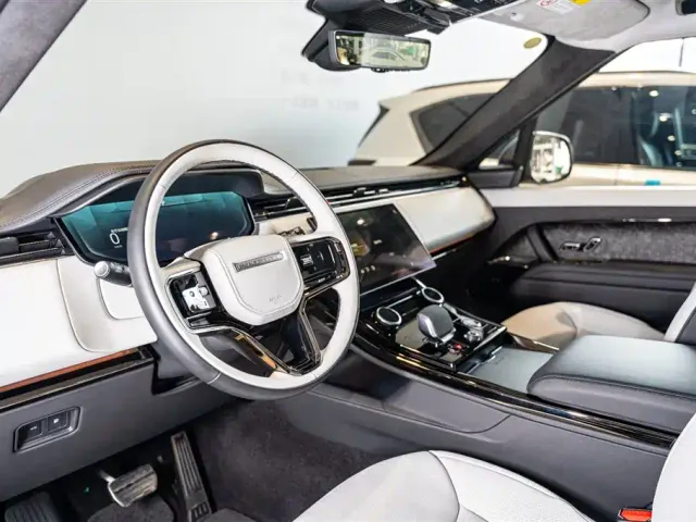 Land Rover Range Rover Sport — Фото автомобиля 6