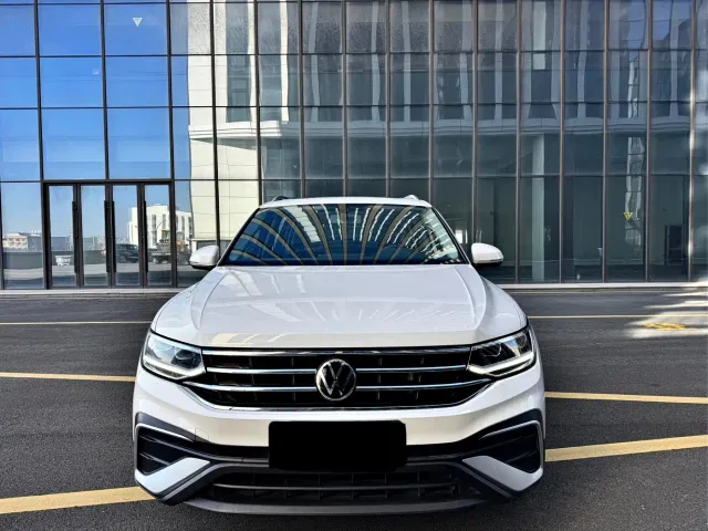 Volkswagen Tiguan L — Фото автомобиля 2