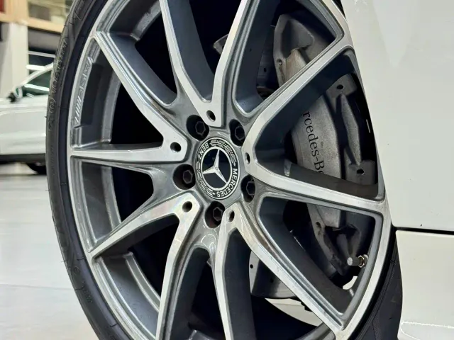 Mercedes-Benz E-Class — Фото автомобиля 14
