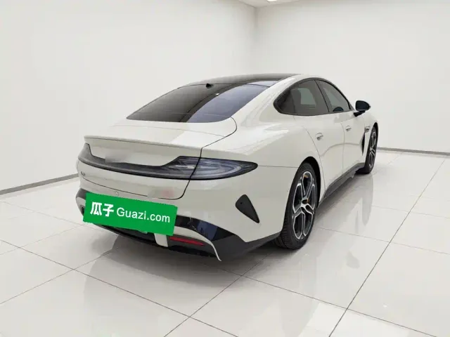 Xiaomi SU7 — Фото автомобиля 6
