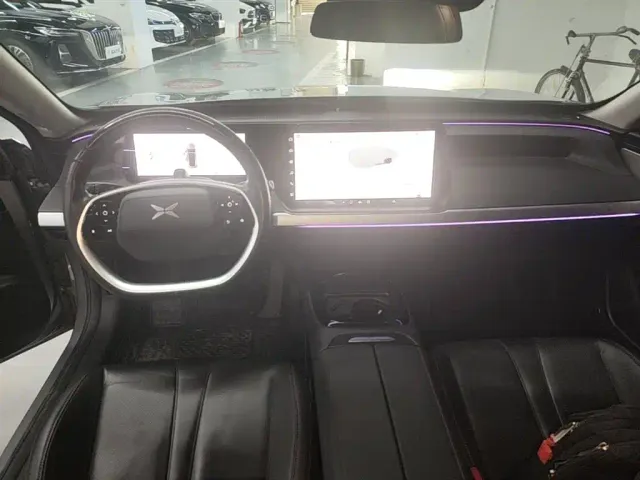 Xpeng P7 — Фото автомобиля 9