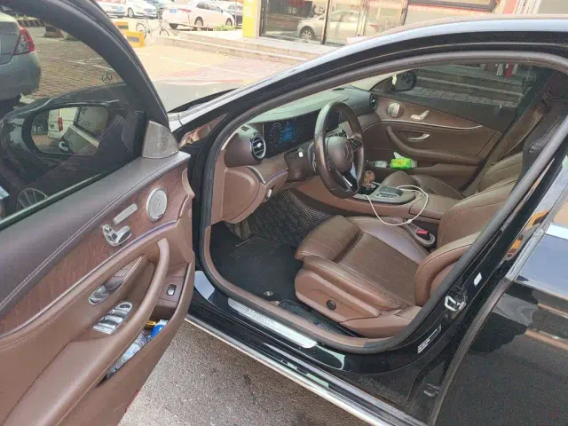 Mercedes-Benz E-Class — Фото автомобиля 12