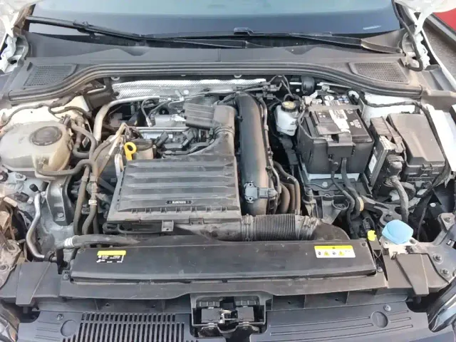 Volkswagen Golf — Фото автомобиля 16