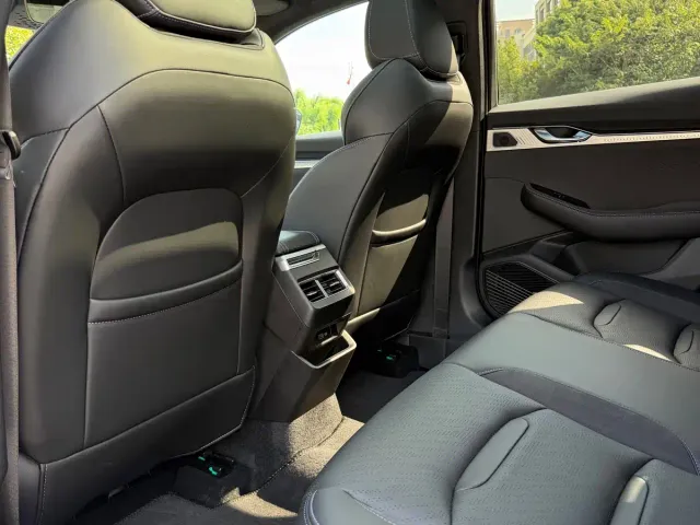 Geely Xingrui — Фото автомобиля 10