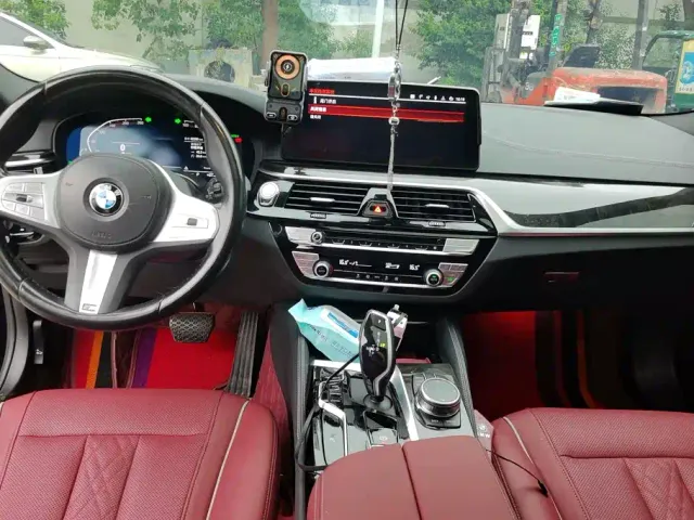 BMW 5 Series — Фото автомобиля 11
