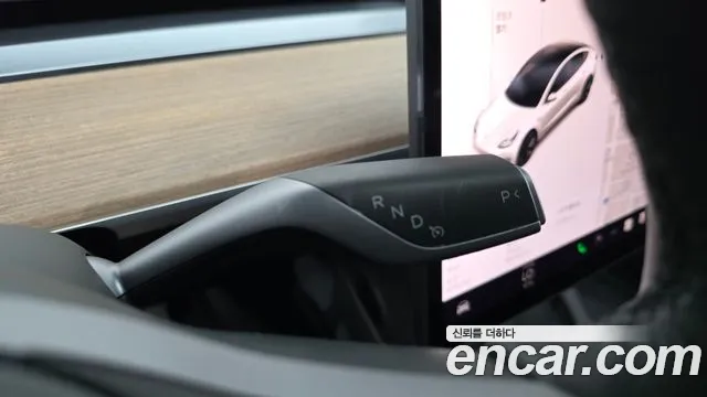 Tesla Model 3 — Фото автомобиля 7