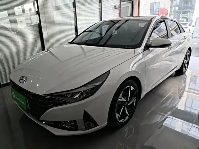 Фотография автомобиля — Hyundai Elantra