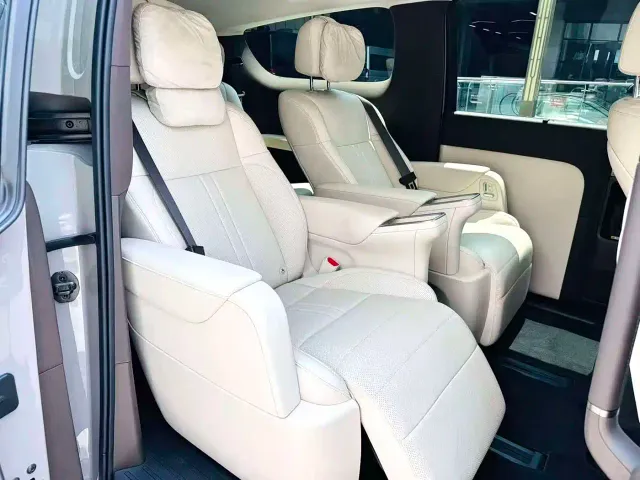 Li Auto MEGA — Фото автомобиля 5