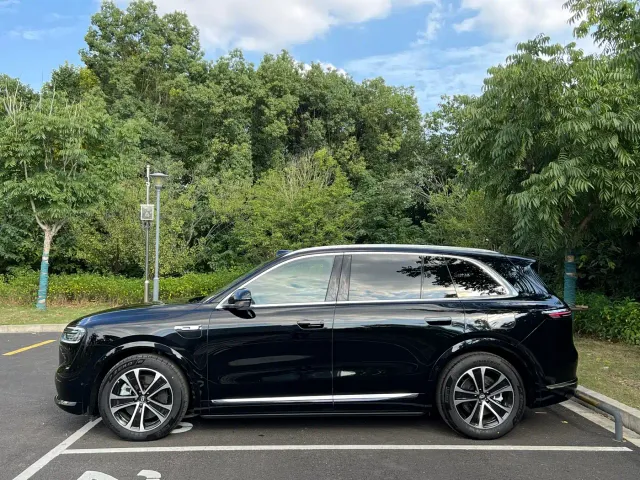 Aito M7 — Фото автомобиля 4