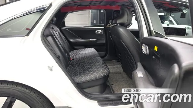 Hyundai Ioniq 6 — Фото автомобиля 12