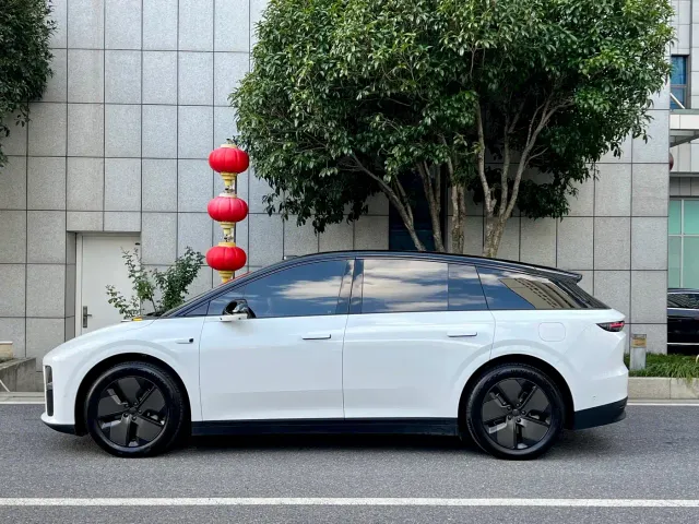 Li Auto i6 — Фото автомобиля 5