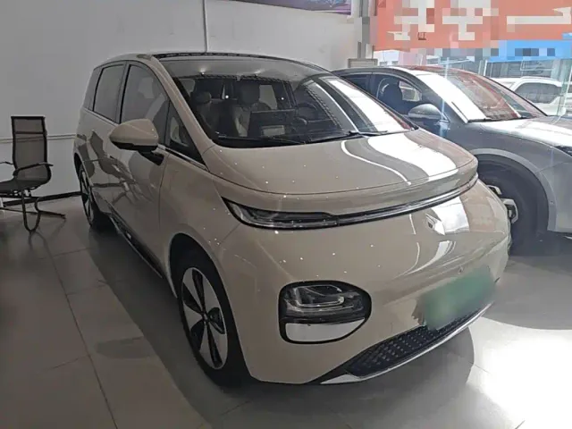 Baojun Cloud — Фото автомобиля 3