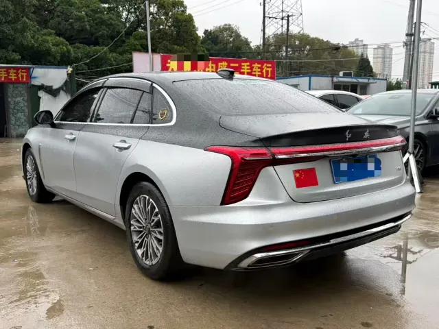 Hongqi H5 — Фото автомобиля 11