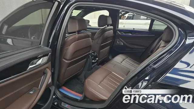 BMW 5 Series G30 — Фото автомобиля 18