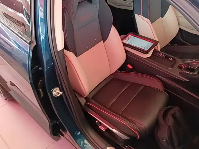 Lynk & Co 06 — Фото автомобиля 24