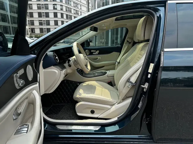 Mercedes-Benz E-Class — Фото автомобиля 9