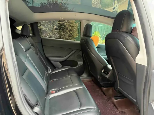 Tesla Model Y — Фото автомобиля 8