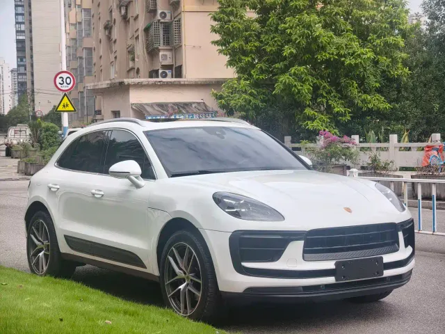 Porsche Macan — Фото автомобиля 3