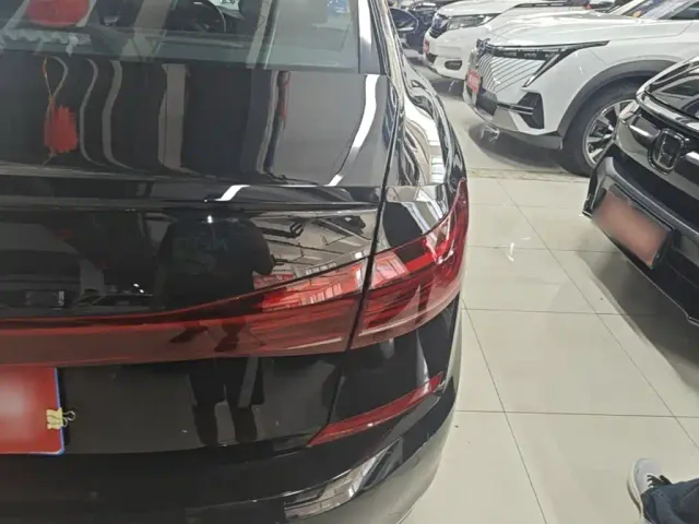 Volkswagen Passat — Фото автомобиля 7