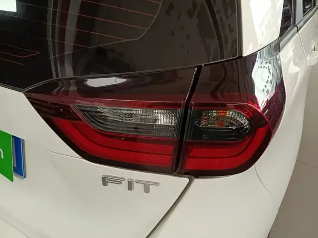 Honda Fit — Фото автомобиля 7