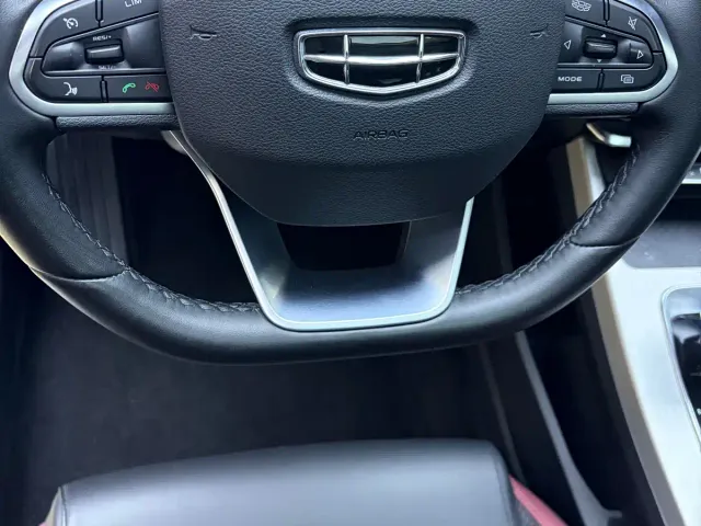 Geely Binyue — Фото автомобиля 16
