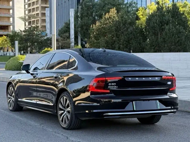 Volvo S90 — Фото автомобиля 8