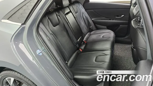 Hyundai Avante CN7 — Фото автомобиля 11