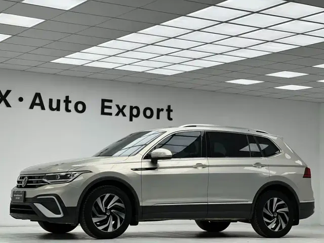 Volkswagen Tiguan L — Фото автомобиля 21